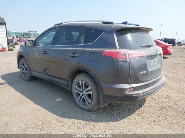2T3BFREV8GW469231 Toyota RAV4 LE
