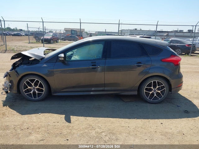 Ford FOCUS SE 2016 1FADP3K26GL392574 Image 13