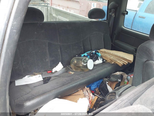 30050801 :رقم المزاد ، 2GCEC19V6Y1281013 vin ، 2000 Chevrolet Silverado C1500 مزاد بيع