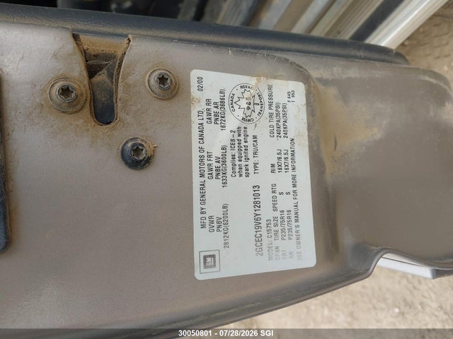 30050801 :رقم المزاد ، 2GCEC19V6Y1281013 vin ، 2000 Chevrolet Silverado C1500 مزاد بيع