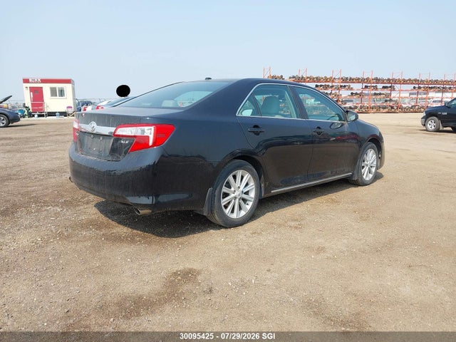 30095425 :رقم المزاد ، 4T1BK1FK1CU010546 vin ، 2012 Toyota Camry Se/xle مزاد بيع