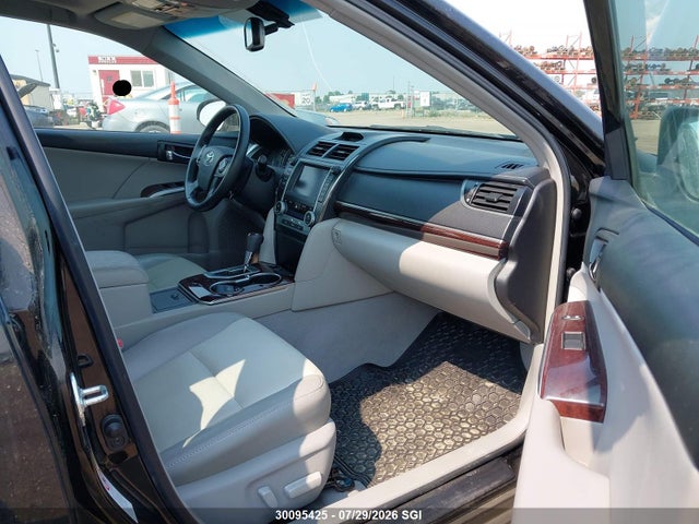 30095425 :رقم المزاد ، 4T1BK1FK1CU010546 vin ، 2012 Toyota Camry Se/xle مزاد بيع