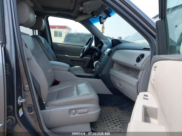 30095439 :رقم المزاد ، 5FNYF4H74BB014952 vin ، 2011 Honda Pilot Exln مزاد بيع