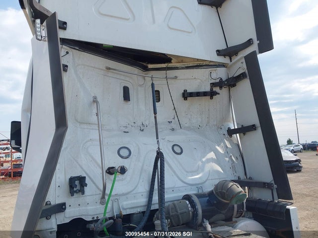 Freightliner Cascadia 126 2021 1FUJHHDR3MLMT9484 Image 6