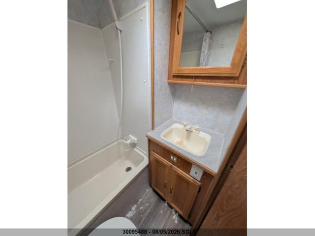 Продажа на аукционе авто 2001 Vanguard National Trailer Corp Vanguard Std W253sl, vin: 2PEFG215211010957, номер лота: 30095488