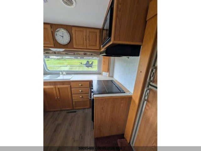 Продажа на аукционе авто 2001 Vanguard National Trailer Corp Vanguard Std W253sl, vin: 2PEFG215211010957, номер лота: 30095488
