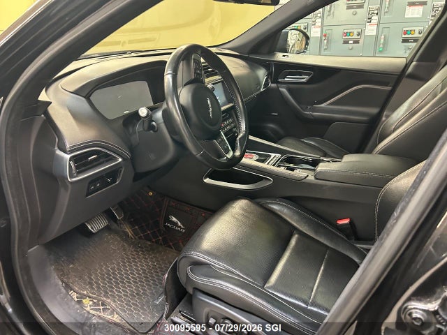 SADCM2BV4HA891555 Jaguar F-PACE S