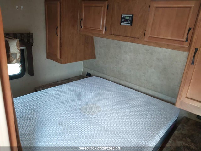 Outdoors Rv Mfg Creekside 2016 51W113329G1010413 Image 5