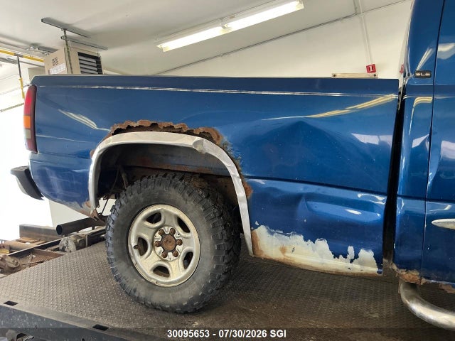 30095653 :رقم المزاد ، 2GTEK19T231293296 vin ، 2003 Gmc New Sierra K1500 مزاد بيع