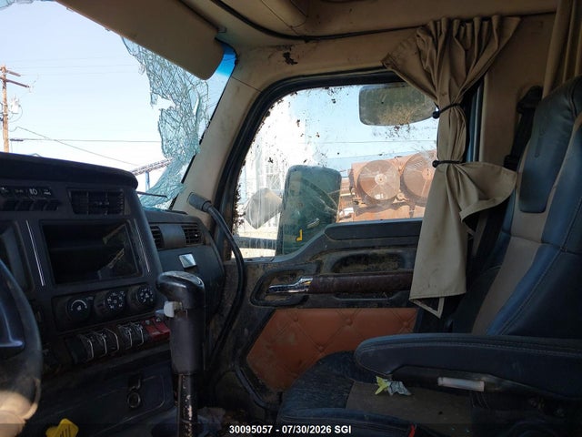 Kenworth Construction T880 2025 1XKZD40X3SJ999067 Image 9