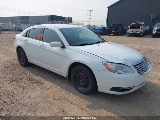 30094935 :رقم المزاد ، 1C3CCBBB8DN758566 vin ، 2013 Chrysler 200 Touring مزاد بيع