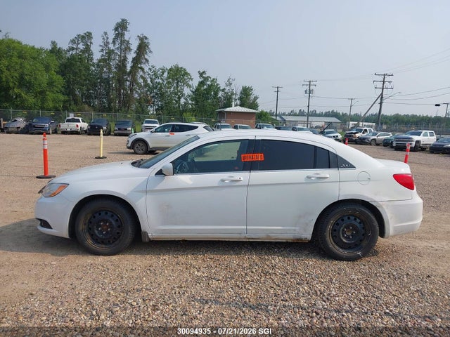 30094935 :رقم المزاد ، 1C3CCBBB8DN758566 vin ، 2013 Chrysler 200 Touring مزاد بيع