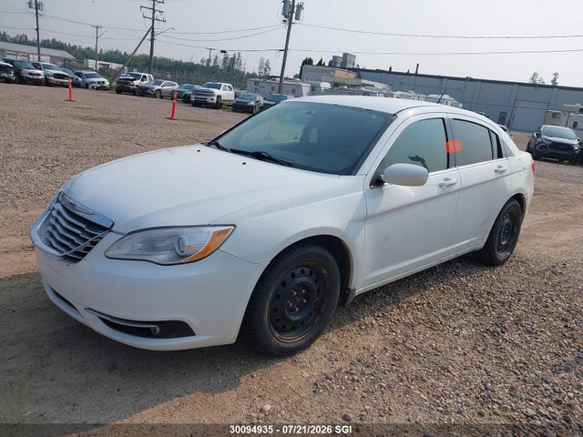 30094935 :رقم المزاد ، 1C3CCBBB8DN758566 vin ، 2013 Chrysler 200 Touring مزاد بيع