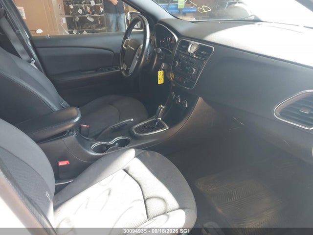 30094935 :رقم المزاد ، 1C3CCBBB8DN758566 vin ، 2013 Chrysler 200 Touring مزاد بيع