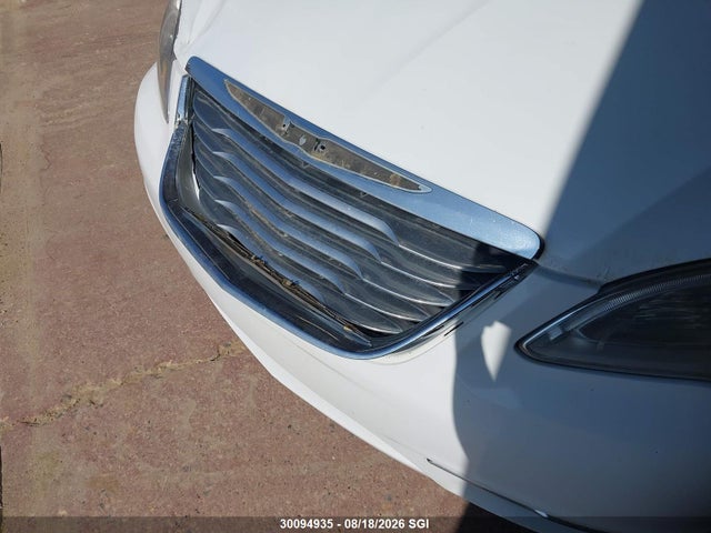 30094935 :رقم المزاد ، 1C3CCBBB8DN758566 vin ، 2013 Chrysler 200 Touring مزاد بيع