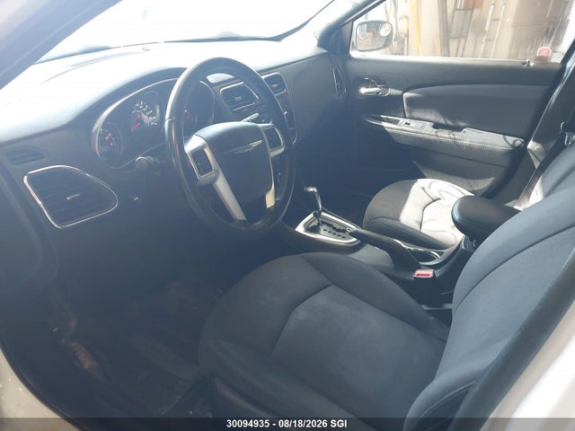 30094935 :رقم المزاد ، 1C3CCBBB8DN758566 vin ، 2013 Chrysler 200 Touring مزاد بيع