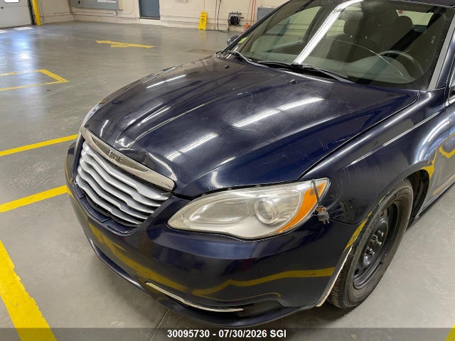 1C3CCBAB3EN131602 Chrysler 200 LX