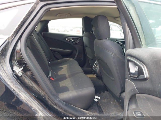 30095750 :رقم المزاد ، 1C3CCCAB3GN193297 vin ، 2016 Chrysler 200 Limited مزاد بيع
