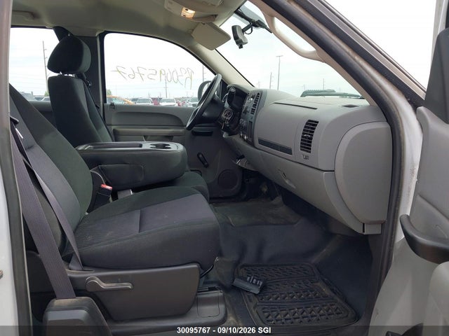 Auction sale of the 2011 Chevrolet Silverado C1500, vin: 1GCRCPEAXBZ423918, lot number: 30095767