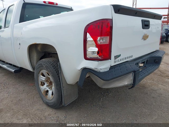 Auction sale of the 2011 Chevrolet Silverado C1500, vin: 1GCRCPEAXBZ423918, lot number: 30095767