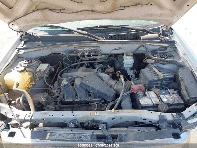 30095028 :رقم المزاد ، 1FMCU93108KA54095 vin ، 2008 Ford Escape Xlt مزاد بيع