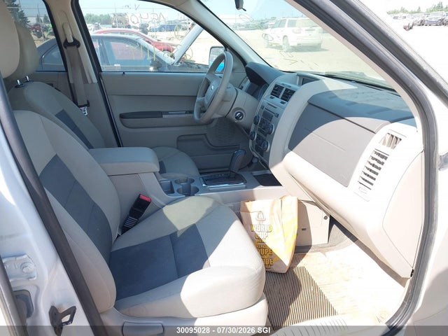 30095028 :رقم المزاد ، 1FMCU93108KA54095 vin ، 2008 Ford Escape Xlt مزاد بيع