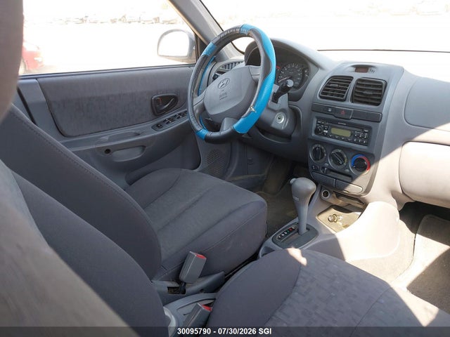2005 Hyundai Accent Gl მანქანა იყიდება აუქციონზე, vin: KMHCG45C85U642271, აუქციონის ნომერი: 30095790