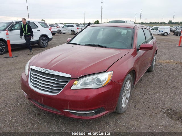 Chrysler 200 Touring 2014 1C3CCBBB9EN100689 Image 2