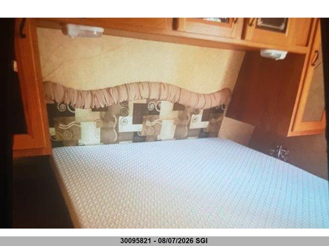 30095821 :رقم المزاد ، 5ZT2LCXB7BB000916 vin ، 2011 Forest River Inc. Saber مزاد بيع
