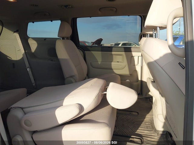 Продаж на аукціоні авто 2018 Kia Sedona Lx, vin: KNDMB5C12J6388361, номер лоту: 30095827