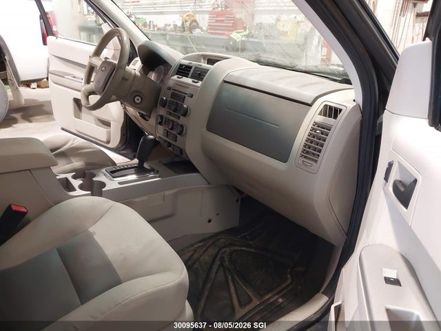 2008 Ford Escape Xlt მანქანა იყიდება აუქციონზე, vin: 1FMCU93128KA61226, აუქციონის ნომერი: 30095637