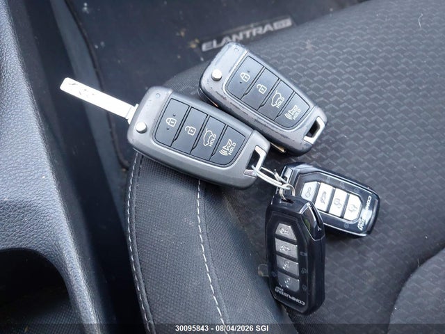 2019 Hyundai Elantra Gt მანქანა იყიდება აუქციონზე, vin: KMHH35LEXKU111628, აუქციონის ნომერი: 30095843