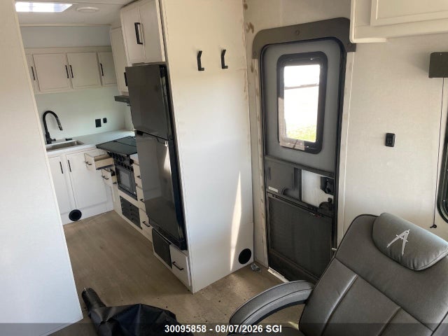 30095858 :رقم المزاد ، 573TM302XT7704828 vin ، 2026 Grand Design Rv Momentum مزاد بيع