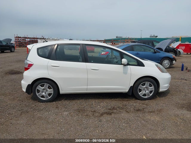 2013 Honda Fit Lx მანქანა იყიდება აუქციონზე, vin: LUCGE8H53D3004123, აუქციონის ნომერი: 30095930