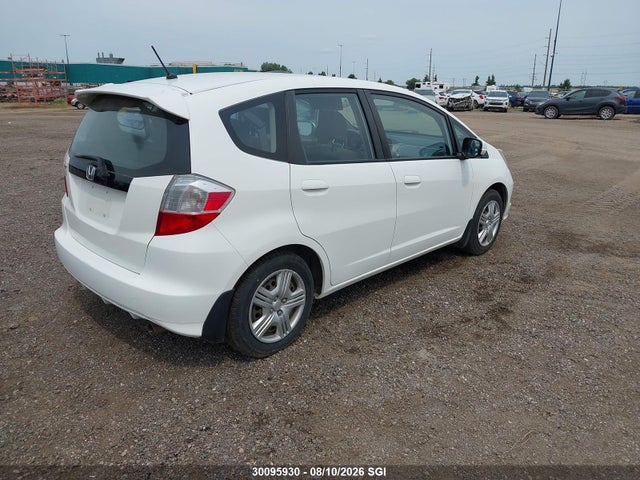 2013 Honda Fit Lx მანქანა იყიდება აუქციონზე, vin: LUCGE8H53D3004123, აუქციონის ნომერი: 30095930