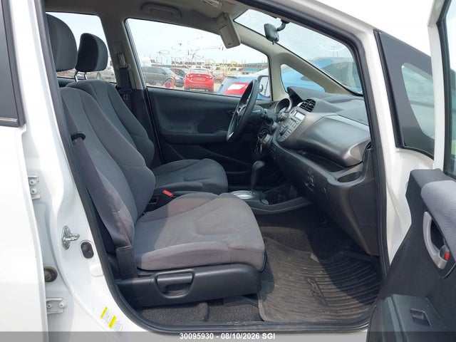 2013 Honda Fit Lx მანქანა იყიდება აუქციონზე, vin: LUCGE8H53D3004123, აუქციონის ნომერი: 30095930
