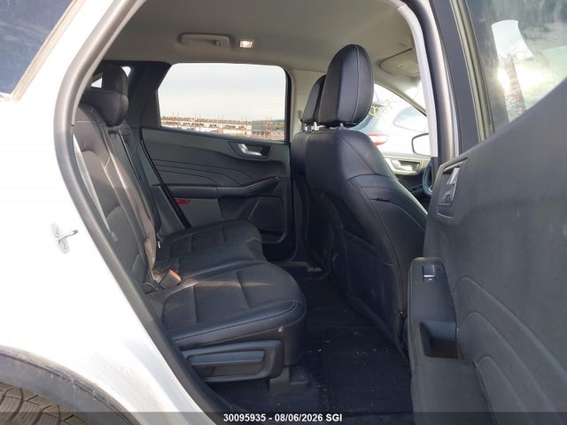 30095935 :رقم المزاد ، 1FMCU0KZ6MUB19050 vin ، 2021 Ford Escape Sel مزاد بيع