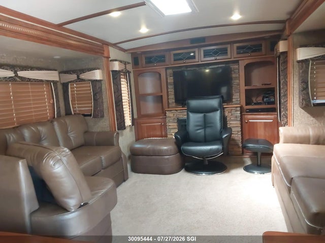 2013 Dutchman Trailer 3640rl მანქანა იყიდება აუქციონზე, vin: 47CFNFV23DX810257, აუქციონის ნომერი: 30095444