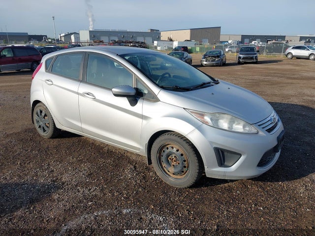 30095947 :رقم المزاد ، 3FADP4EJ8DM106338 vin ، 2013 Ford Fiesta Se مزاد بيع