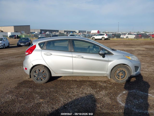30095947 :رقم المزاد ، 3FADP4EJ8DM106338 vin ، 2013 Ford Fiesta Se مزاد بيع