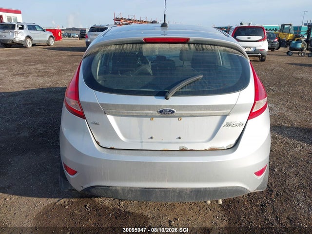 30095947 :رقم المزاد ، 3FADP4EJ8DM106338 vin ، 2013 Ford Fiesta Se مزاد بيع