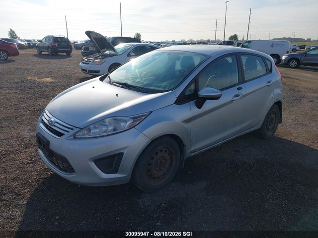 30095947 :رقم المزاد ، 3FADP4EJ8DM106338 vin ، 2013 Ford Fiesta Se مزاد بيع