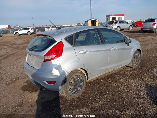 30095947 :رقم المزاد ، 3FADP4EJ8DM106338 vin ، 2013 Ford Fiesta Se مزاد بيع