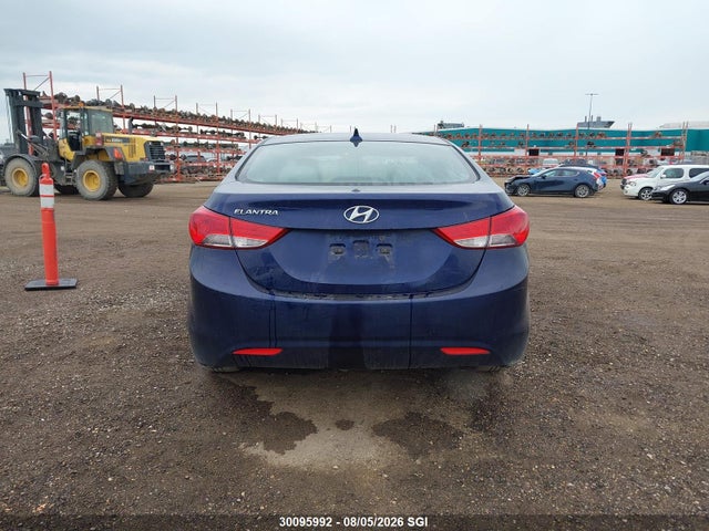 2013 Hyundai Elantra Gls/limited მანქანა იყიდება აუქციონზე, vin: 5NPDH4AE4DH425824, აუქციონის ნომერი: 30095992