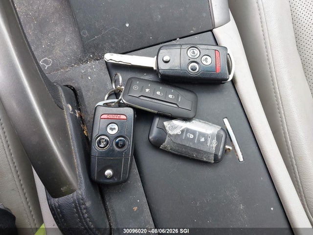 30096020 :رقم المزاد ، JH4CU266X9C802879 vin ، 2009 Acura Tsx مزاد بيع