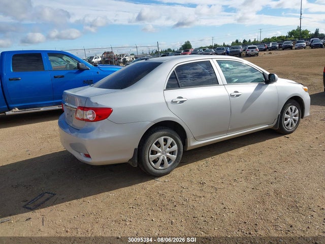 30095384 :رقم المزاد ، 2T1BU4EE4DC951905 vin ، 2013 Toyota Corolla S/le مزاد بيع