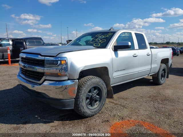 Chevrolet Silverado K1500 Lt 2018 1GCVKREC7JZ317505 Image 2