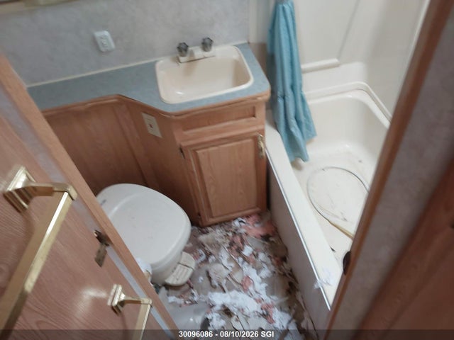 30096086 :رقم المزاد ، 2TP2704A9TW011276 vin ، 1996 Triple E Trailer Topaz مزاد بيع