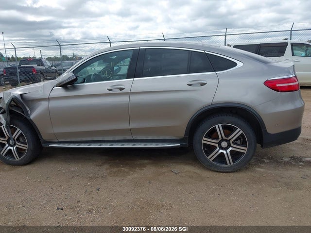 30092376 :رقم المزاد ، WDC0J4KB7KF520502 vin ، 2019 Mercedes-benz Glc Coupe 300 4matic مزاد بيع
