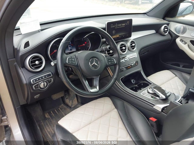 30092376 :رقم المزاد ، WDC0J4KB7KF520502 vin ، 2019 Mercedes-benz Glc Coupe 300 4matic مزاد بيع